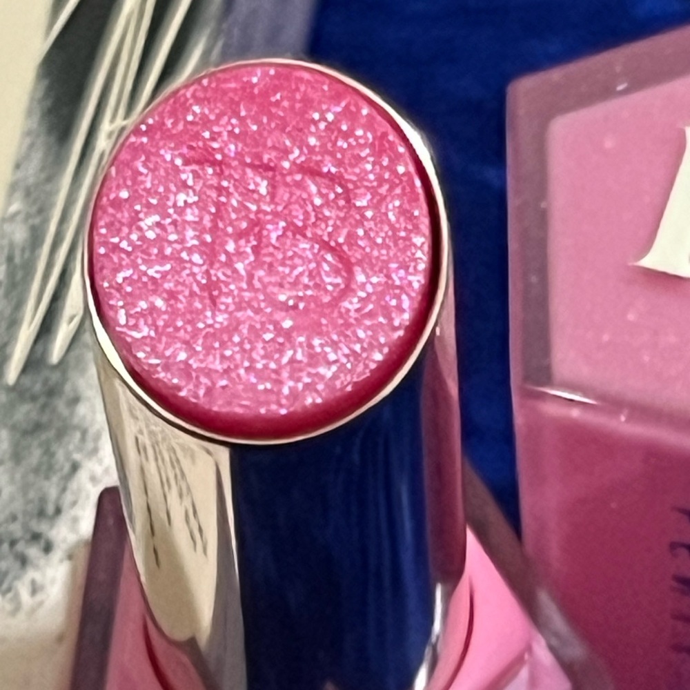 Fenty FLAMINGO FLING Gloss Bomb Stix High-Shimmer Gloss Stick - Picture 4 of 10